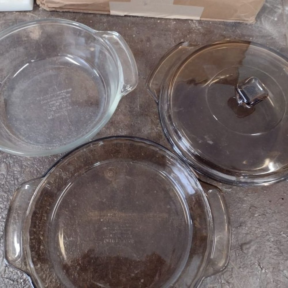 Casserole dish/lid, pie plate and more